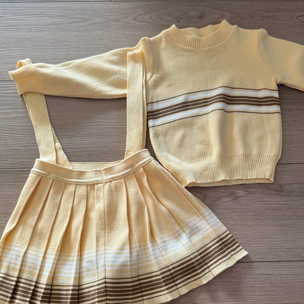 vintage two-piece yellow knit set from the 70s, by Windsor Knitwear